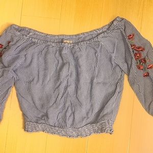 Hollister crop top
